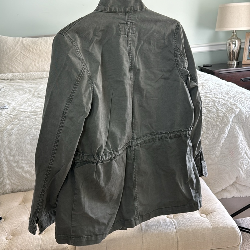 Universal Thread Coat - Picture 4 of 4